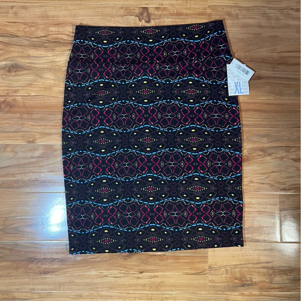 LuLaRoe XL Cassie Black and Pink Pencil Skirt Knee-Length Cocktail